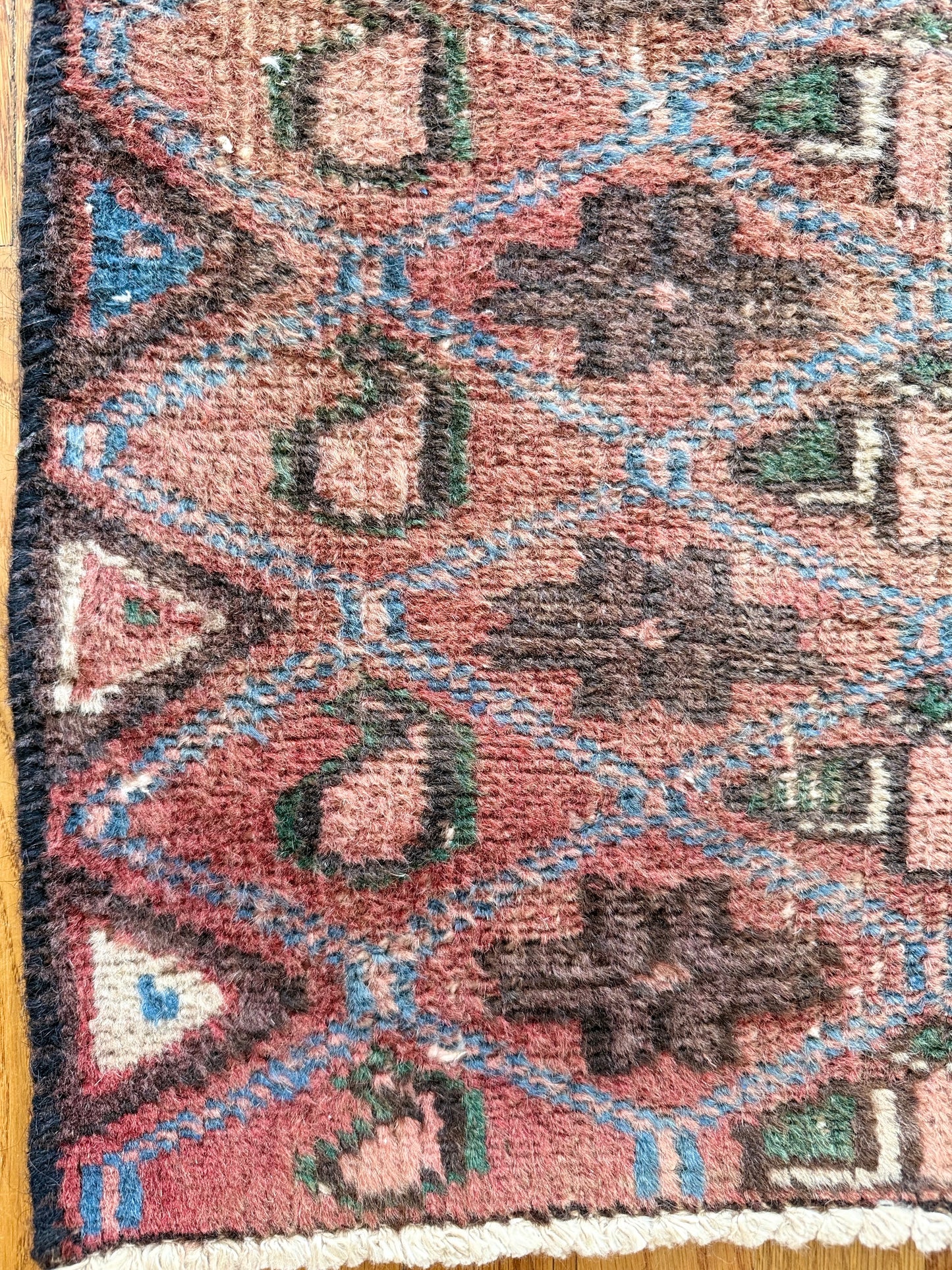 1014 | Timeworn Persian Hamadan–Malayer Boteh Runner with Salmon Terracotta Field | 2.5 x 4.9