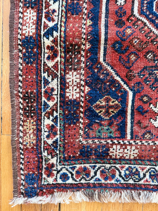 1044 | Bold Antique Shiraz Rug with Double Medallion & Deep Indigo Contrast | 3.9 x 4.9