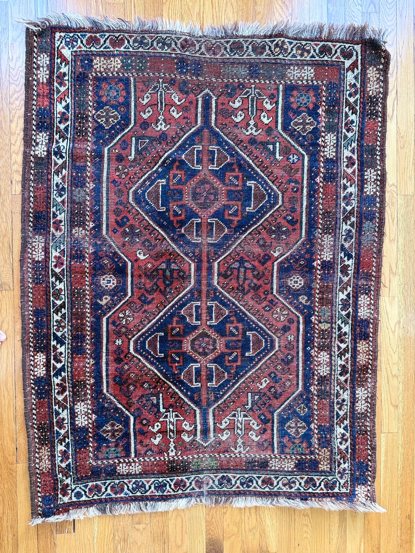 1044 | Bold Antique Shiraz Rug with Double Medallion & Deep Indigo Contrast | 3.9 x 4.9