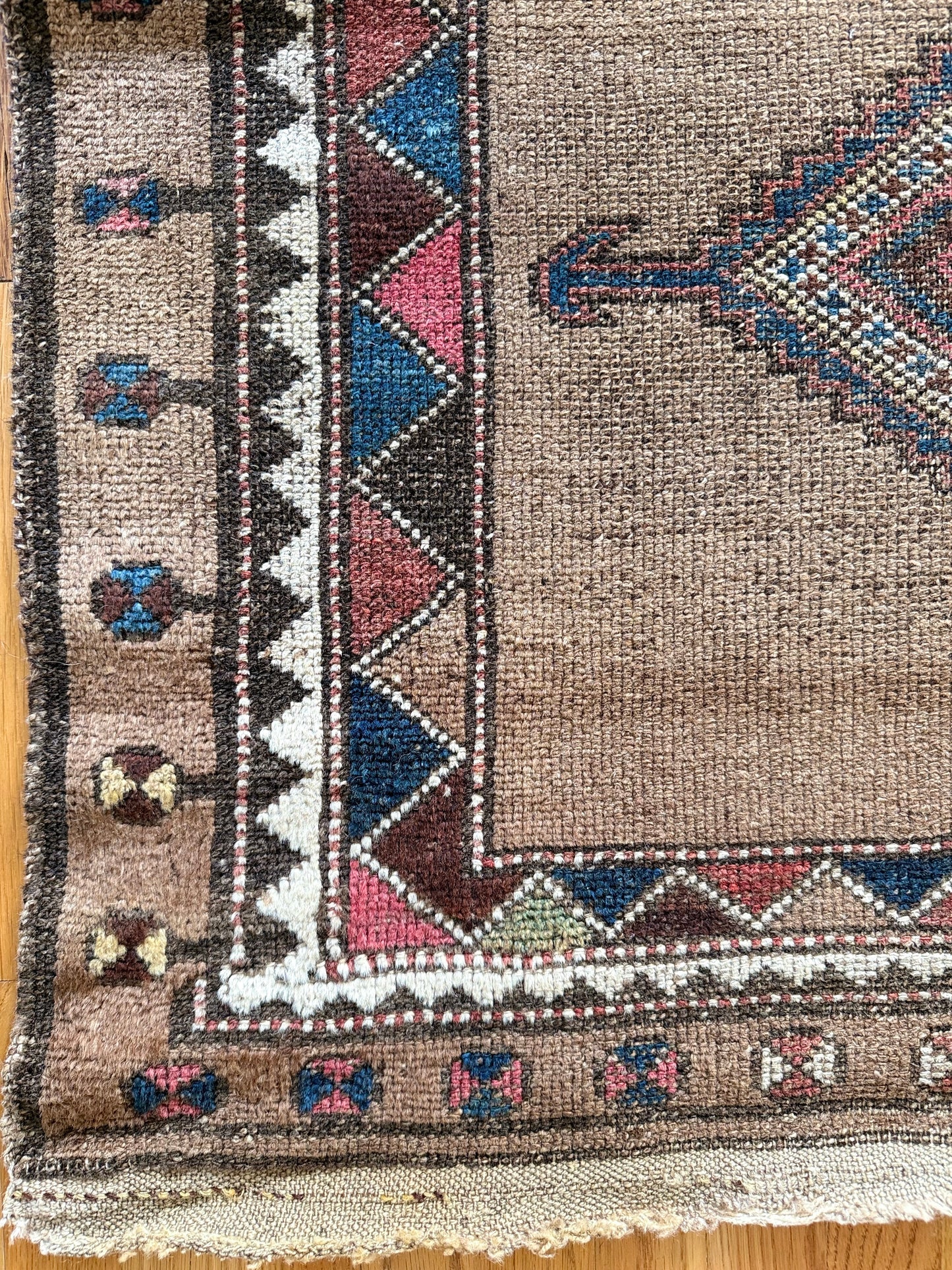 1045 | Dreamy Antique Shiraz Rug with Faded Desert Field & Floating Tribal Medallions | 3.9 x 6.1