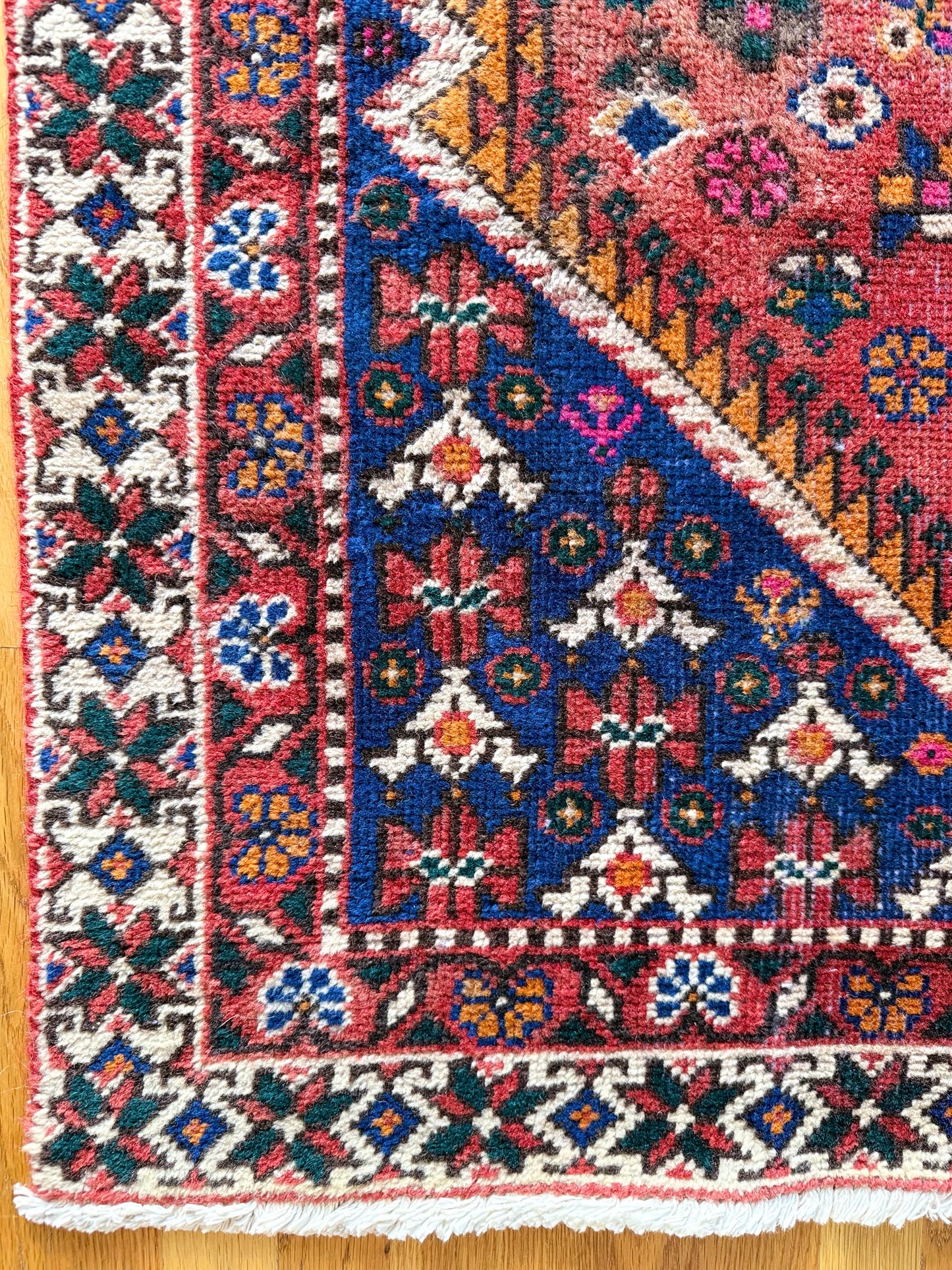 1054 | Pink Noise Antique Karaja Runner with Cobalt Corners & Wild Ivory Medallions | 4.9 x 9.6