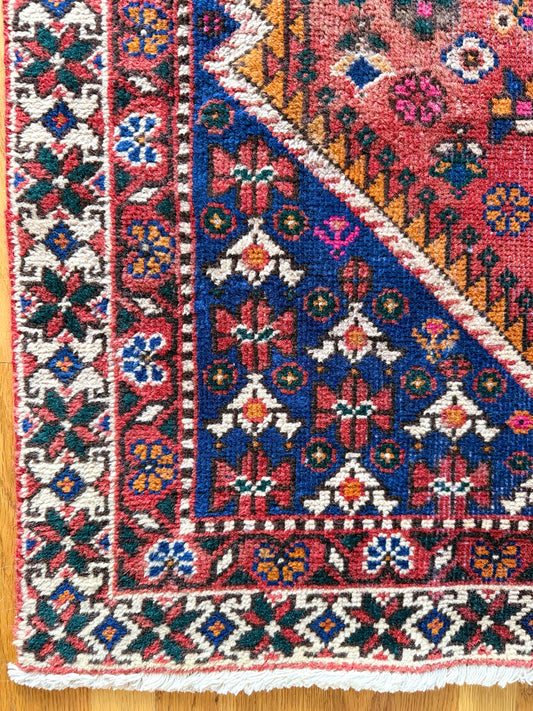 1054 | Pink Noise Antique Karaja Runner with Cobalt Corners & Wild Ivory Medallions | 4.9 x 9.6