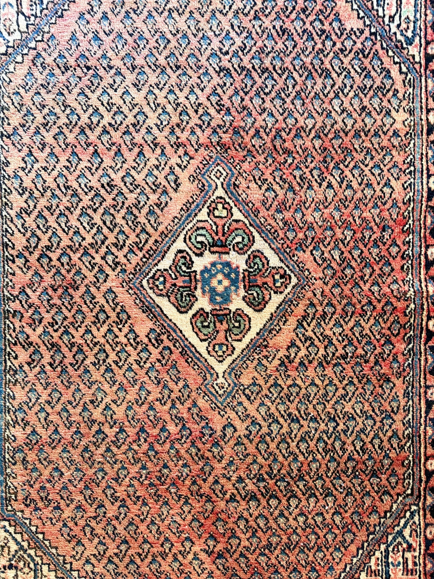 1058 | Sharp Little Antique Seraband with Rosé Field & Cornflower Medallion | 4.3 x 6.10